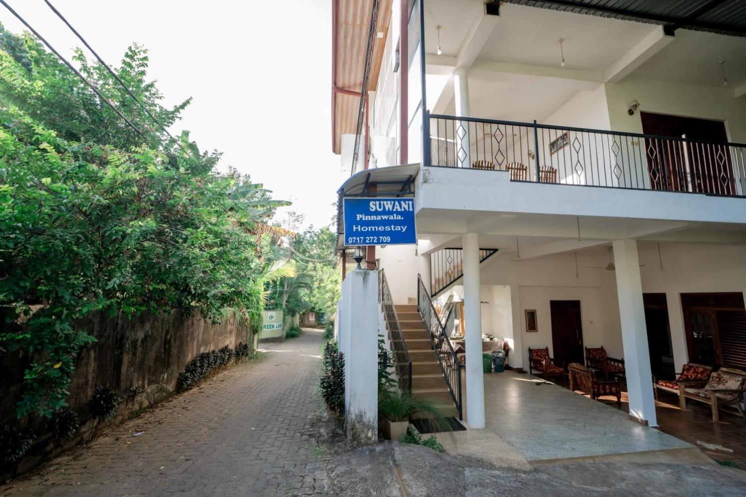 Suwani Pinnawala Homestay Exterior photo