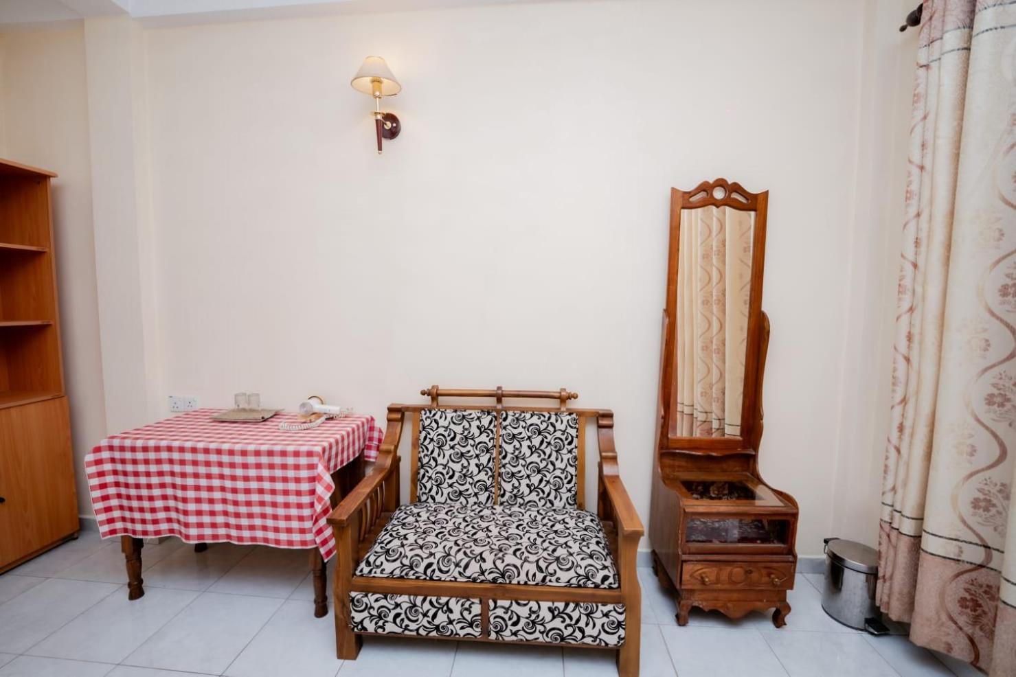Suwani Pinnawala Homestay Exterior photo