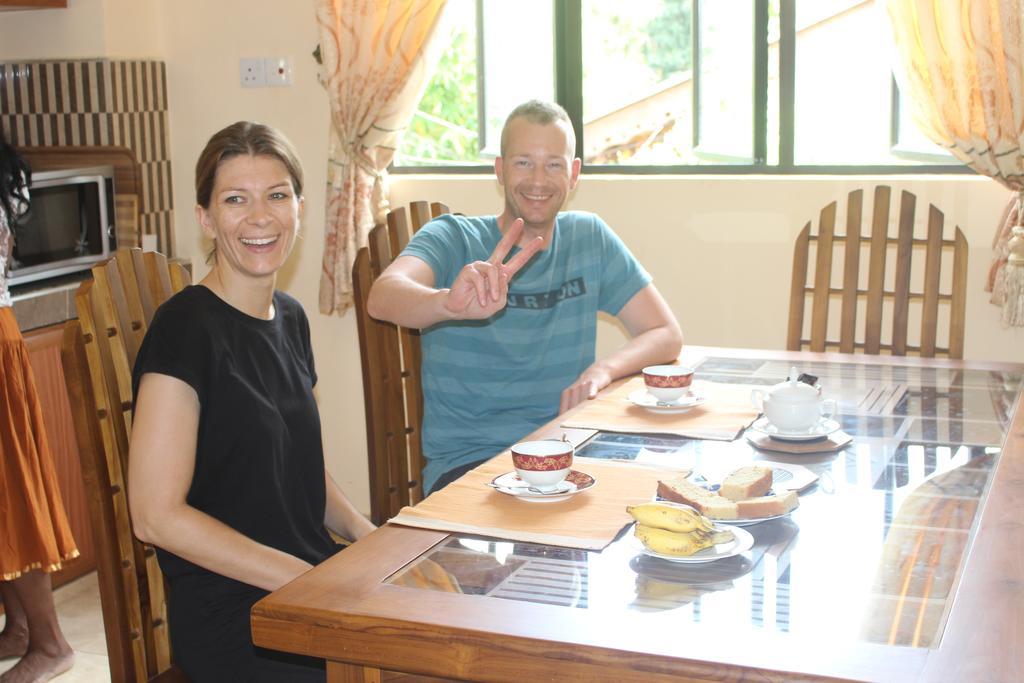 Suwani Pinnawala Homestay Exterior photo